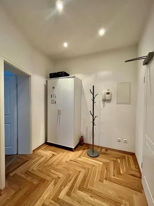 Firstclass 2R_Apartment In Leipzig Germany